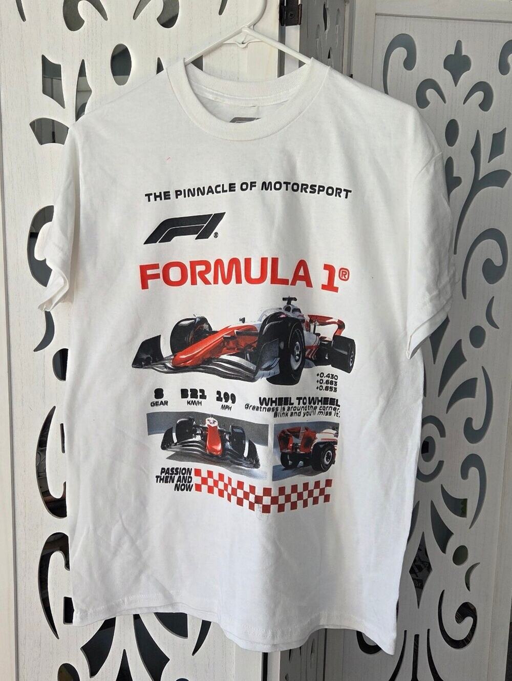 Formula 1 Racing Graphic Tee White Mens M NWOT F1 Pinnacle of Motorsport Shirt